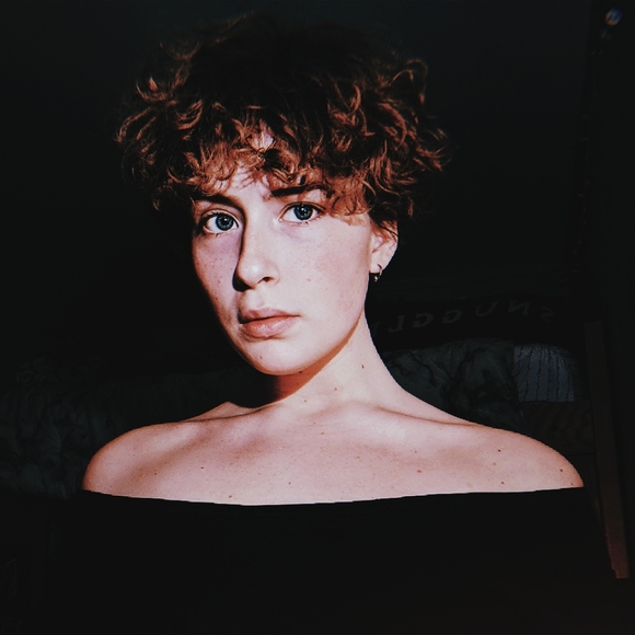 Meet your Posher, Alexis - Picture 1 of 1